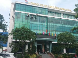 Dịch vụ lau kính tòa nhà