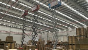 Thi công dịch vụ vệ sinh nhà xưởng trên cao tại KCN Mỹ Phước - TX.Bến Cát - Bình Dương